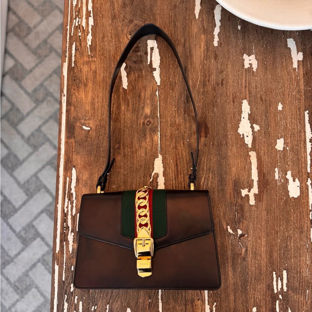 Gucci Sylvie medium Shoulder Bag Webline Leather Black